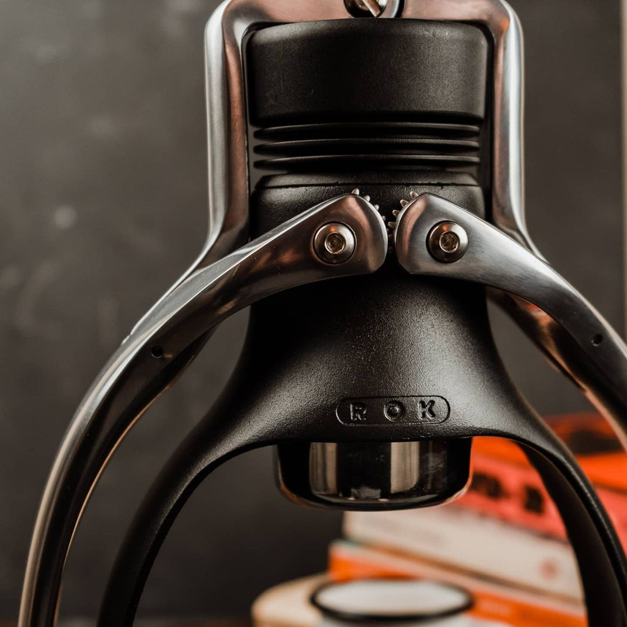 ROK_EspressoGC Black_手動エスプレッソマシン商品イメージ画像02